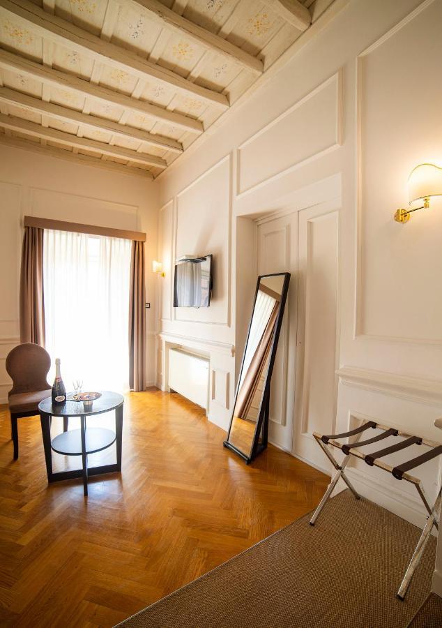 Splendor Suite Rome - Suites & Apartments ภายนอก รูปภาพ