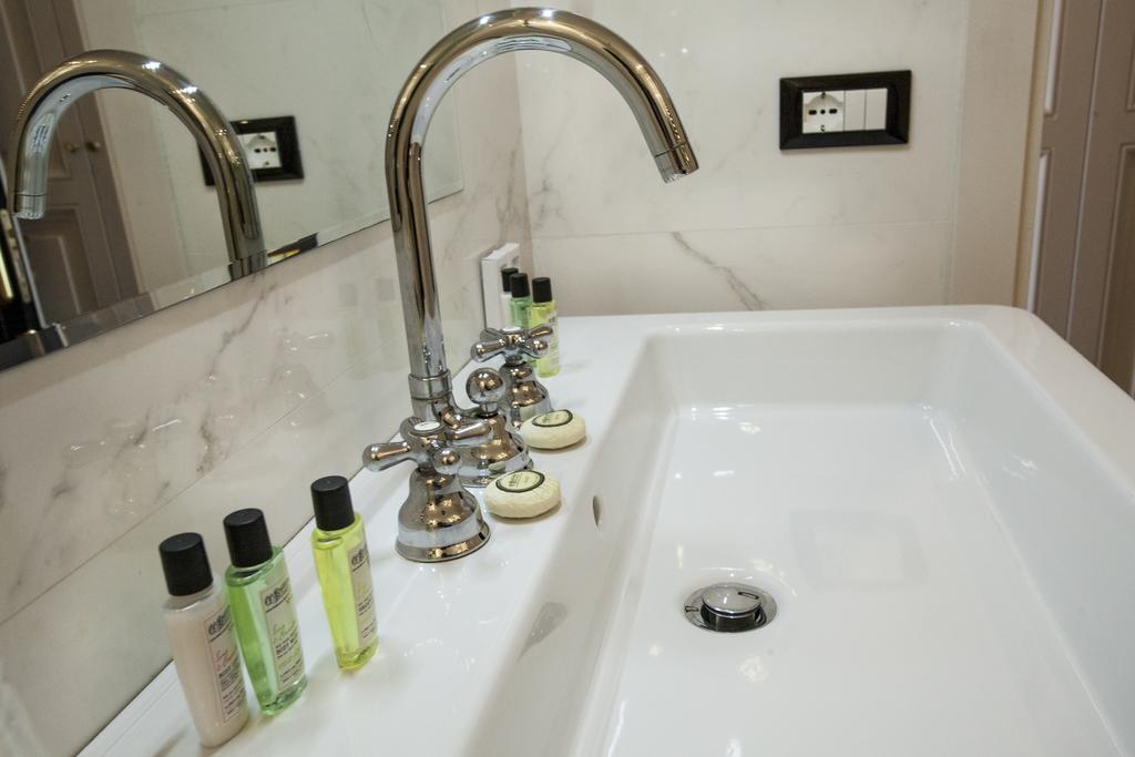 Splendor Suite Rome - Suites & Apartments ภายนอก รูปภาพ