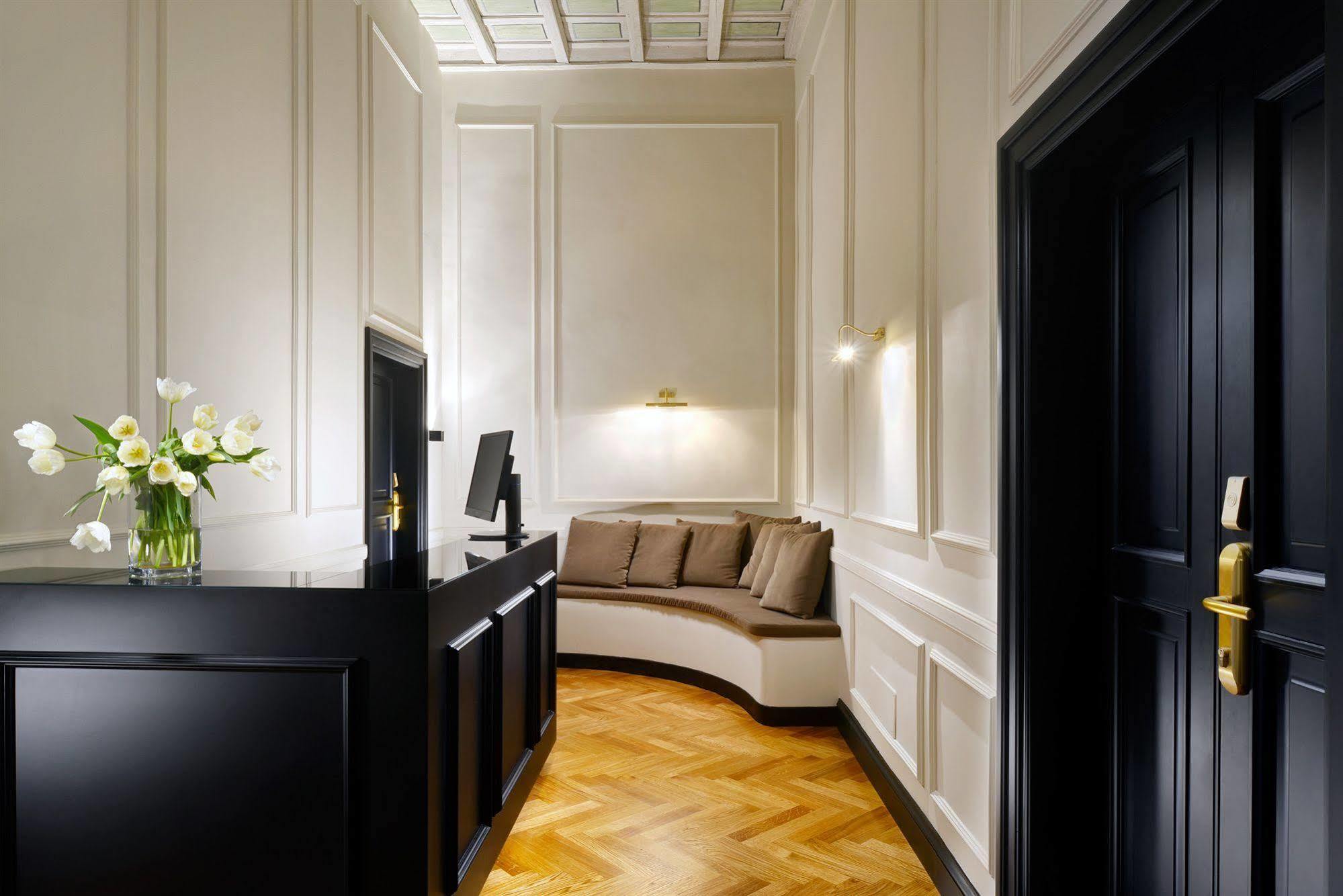 Splendor Suite Rome - Suites & Apartments ภายนอก รูปภาพ